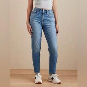 EUC American Eagle Short Size 16 Mom Jeans